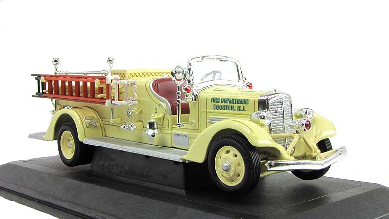Модель пожарного автомобиля Аренс Фокс VC, образца 1938 года, масштаб 1/43  